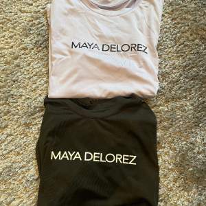 Maya delorez t-shirts storlek s Nyskick Nypris 299kr/st mitt pris 350för båda