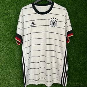 Snygg Tyskland fotbolls tröja i storlek XL! Självklart äkta🙏