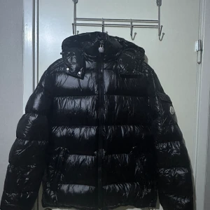 Moncler maya - Fin jacka för bra pris, skannet är helt otroligt.