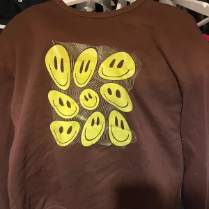 Sweatshirt - Säljs då den ej används. 