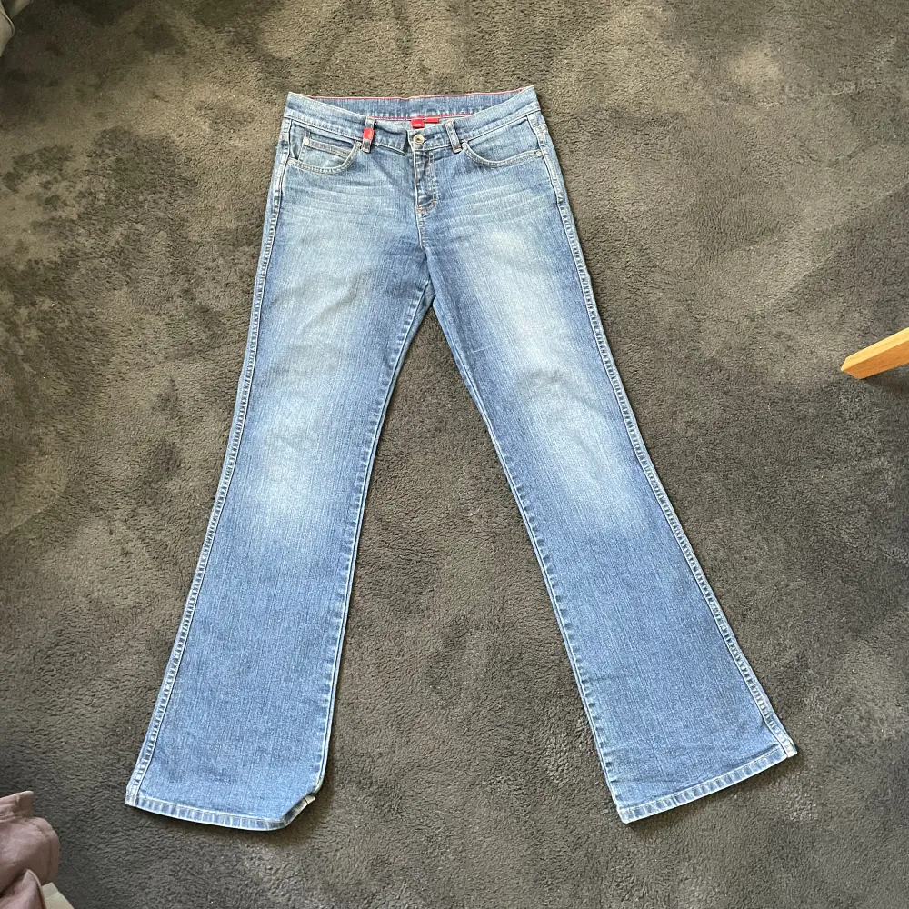 Perfect flares \\ 39cm W \\ 26cm Opening \\ 109cm L. Jeans & Byxor.