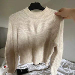 Finstickad tröja  - Finstickad tröja i bra skick, köpt för ca 600kr