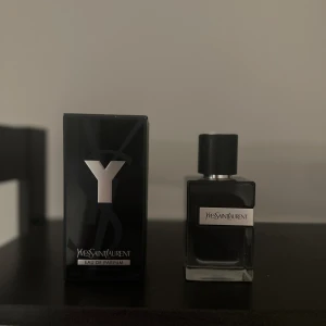 YSL Edp Parfym Herr - 50ml | endast använt 10-20% | köpt i Marbella | Nypris ca 900-1200kr