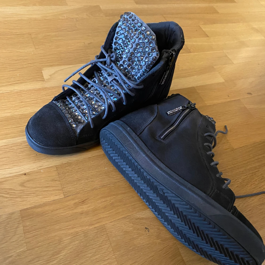 Skor  - 90