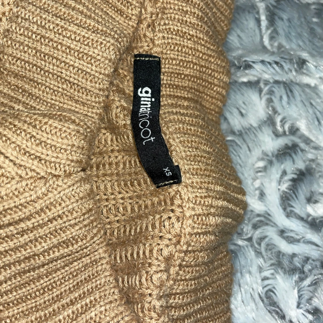 Stickad tröja  - 90