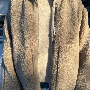 Beige jacka  - Super fin och mysig jacka💕