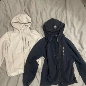 Sail racing Hoodies - 1 vit sail rasing hoodie. 1 tröja för 200kr. Endast den vita finns kvar! Skriv för mer information☺️