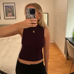 Halterneck topp - Lila halterneck från zara