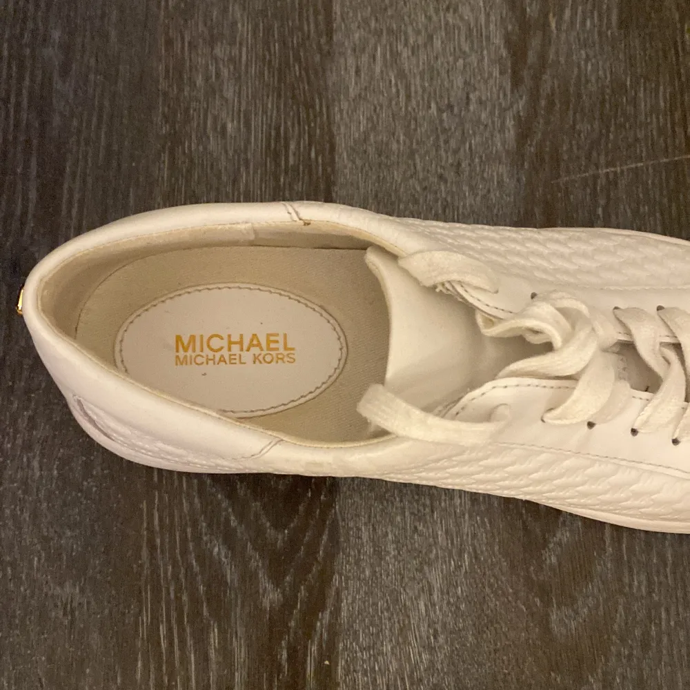 Micheal kors skor i storlek 38,5, super gulliga💗💗. Skor.
