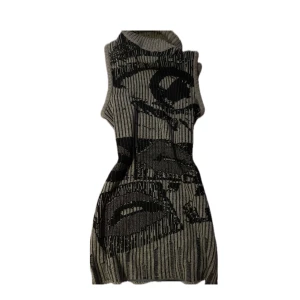 Jätte snygg klänning/tröja  - Oanvänd! Jag gillar inte hur den passar på mig! Storlek S men passar till M (den kan användas som en klänning eller lång tröjaidk) 