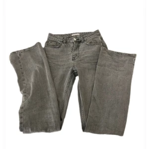 Bootcut jeans  - Jättefina midwaist jeans ifrån gina, bra skick!