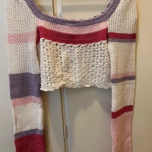 Stickad topp - Nytt skick och aldrig använd 