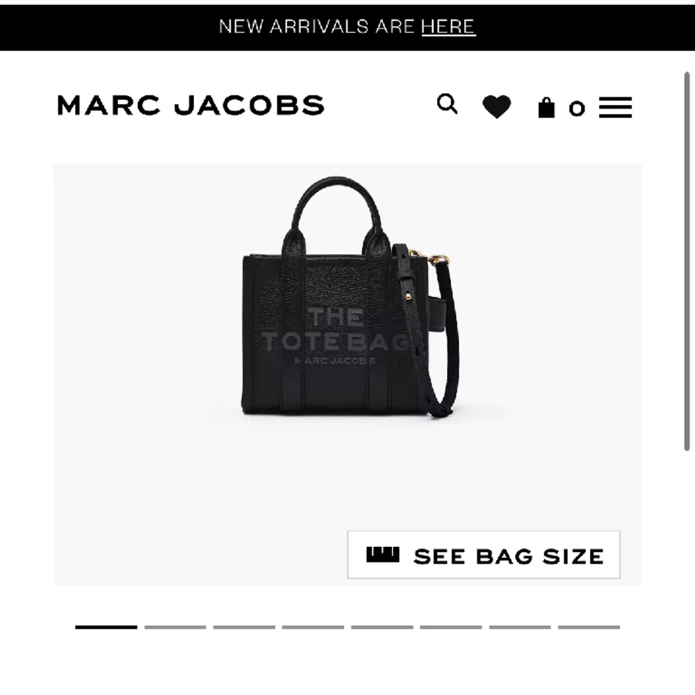 Säljer min Marc Jacobs tote bag som jag köpte i somras i Marc Jacobs butik. Ny kostar 4600kr på deras hemsida.  . Väskor.