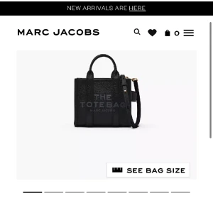 Marc Jacobs Tote  - Säljer min Marc Jacobs tote bag som jag köpte i somras i Marc Jacobs butik. Ny kostar 4600kr på deras hemsida.  