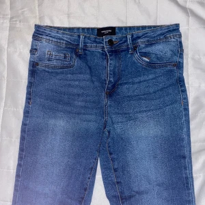 Jeans skinny - Jeans från vero Moda i storlek M/32 Skinny passform