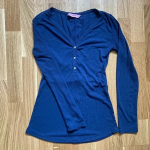 Farfarströja   - farfarströja från Hunkemöller