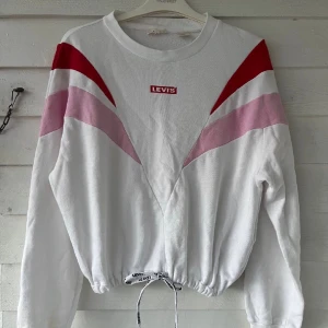 Levi’s sweatshirt  - Mycket bra skick!  Storlek S