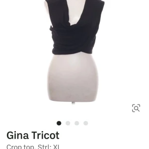 GINA TRICOT TOP - PRIS+FRAKT ✨Köpt från SELLPY. Testad 1 gång, säljer för att den inte passar.☺️(Säljer för samma pris) Storleken är i XL men skulle säga att de är en L.☺️