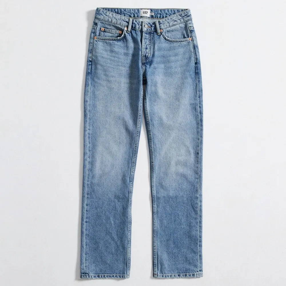 helt oanvända jeans , köpt i fel storlek. ny priset är 400kr. Jeans & Byxor.