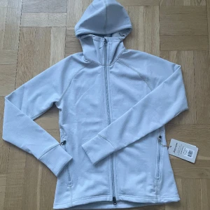 Houdini - Helt ny Houdini mono air houdi Färg bluetiful Storlek:S Nypris: 2400