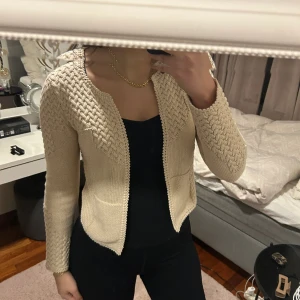 Kofta från Odd Molly - Fint skick och knappt använd. Storlek 1 (s)