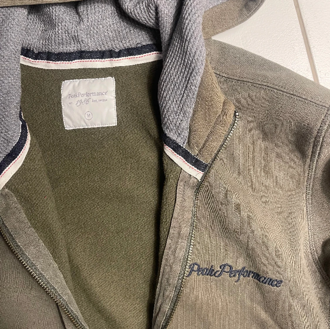 Vintage peak performance hoodie