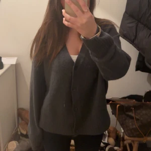 Oversized kofta - Säljer den hära koftan från zara!🎀