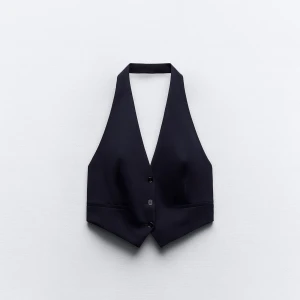 SÖKER - Söker denna fina väst från zara i st xs eller s. Kontakta om du är intresserad att sälja 