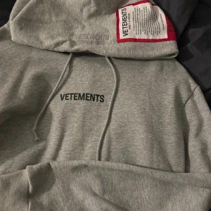Vetements hoodie - Vetements hoodie i bra skick, skriv för fler bilder❤️pris kan diskuteras vid snabbköp👍