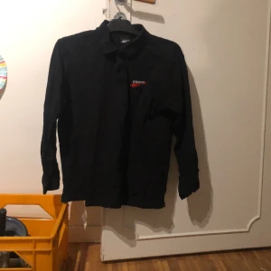 Polotröja - Jag säljer min polotröja från märket pastel. Den är storlek S och tröja är i gott skick och är använd. Skriv om ni har frågor.