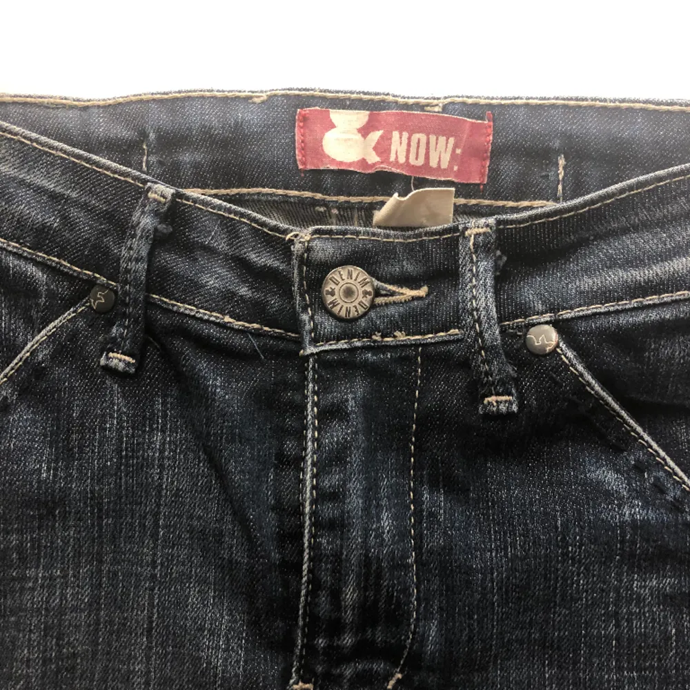 En jeans tjol från & now . Kjolar.
