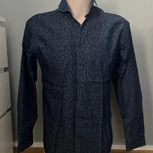 Blå mönstrad skjorta - Bra skick!