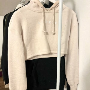 Lounge underwear Hoodie - Croptop hoodie ifrån Lounge underwear, endast testad 1 gång 