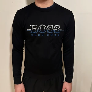Hugo boss tröja - Condition: 9/10 Fraktas över hela sverige 