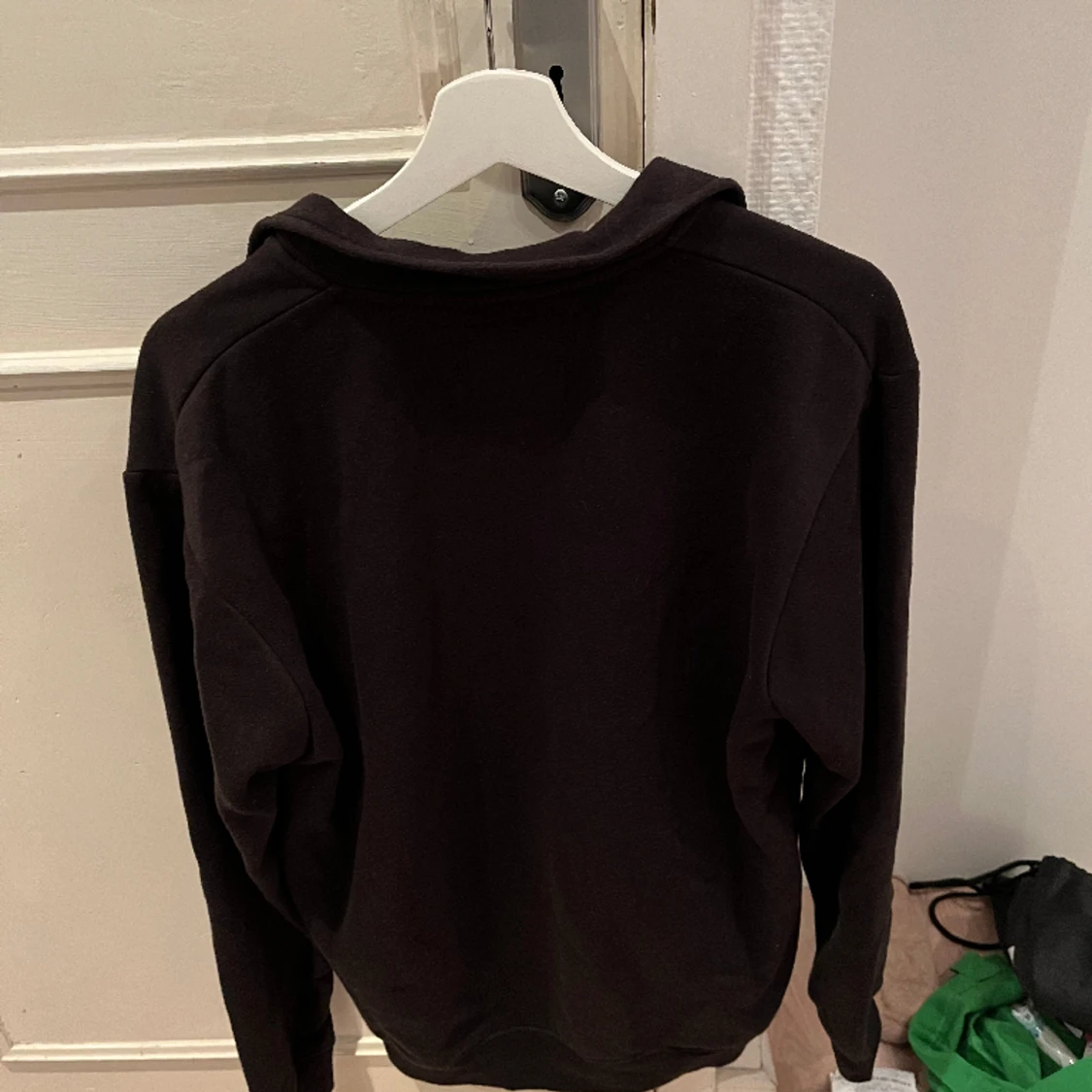 Svart zip-tröja - 90