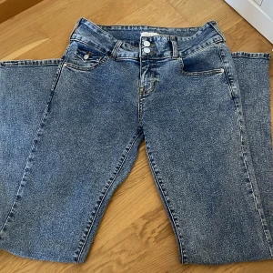 PACSUN JEANS - Köpt i somras men kommer inte till användning❤️i mycket bra skick. Kontakta mig vid fler frågor