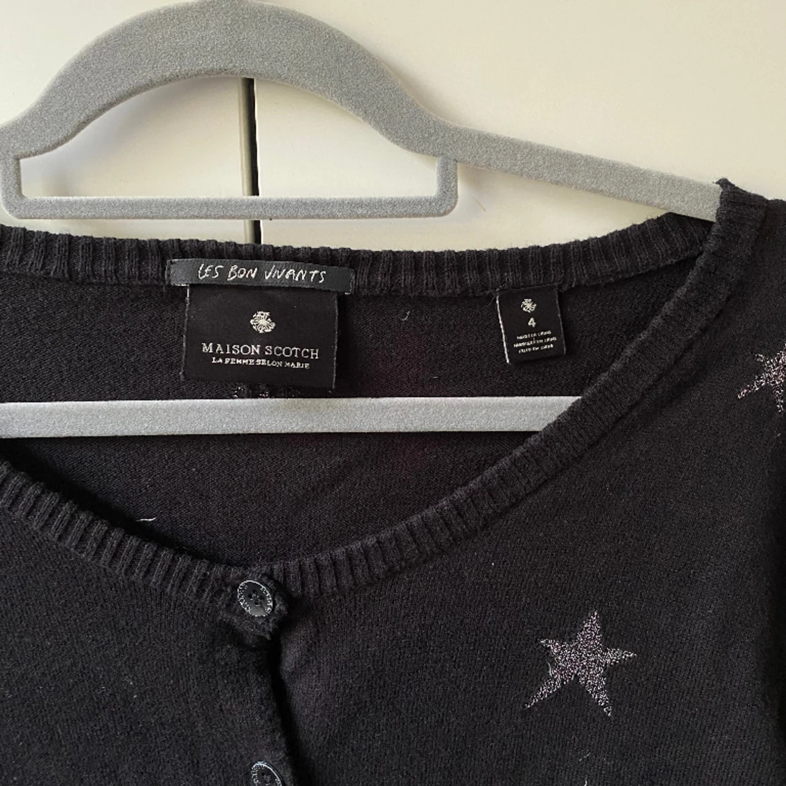 Maison Scotch svart kofta med stjärnor  - 90