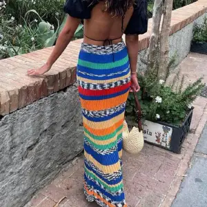 Färgglad maxi kjol från zara💚 storlek s