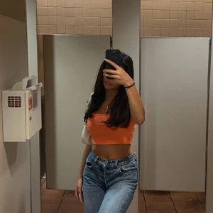 Orange top - Säljer min orangea top då den  dessvärre inte används längre