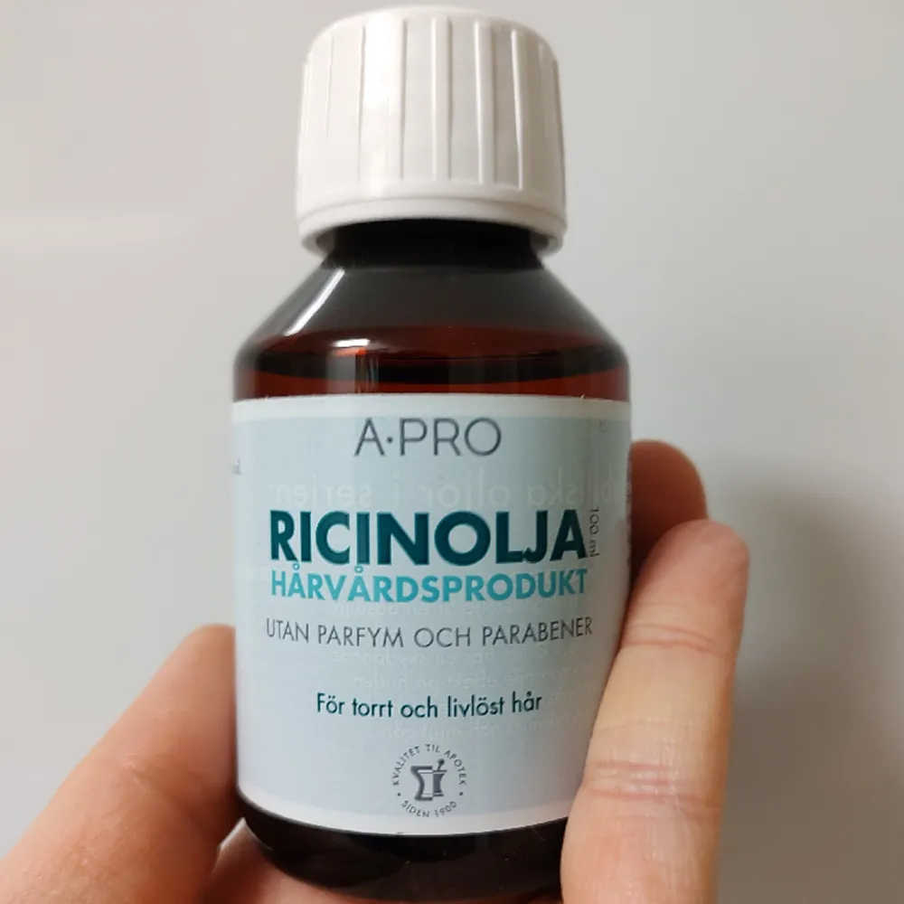 Oöppnad A-pro Ricinolja 100ml.  Olja som återfuktar hårbotten, skyddar och ger lyster till torrt och livlöst hår  . Övrigt.