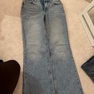  Croppade jeans från h&m, knappt använda 