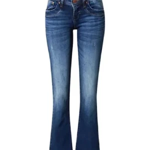 Ltb jeans - Säljer nu mina ltb jeans, köpta på plick men förstora! Nyskick❤️