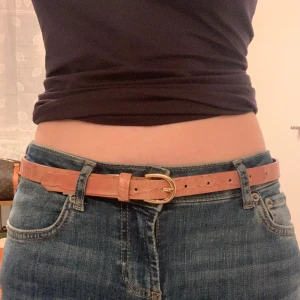 Skärp - Säljer detta fina skärp som endast använts ett fåtal gånger! Säljer även ett likadant i mörkblått 🥰