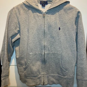 Zip hoodie  - M i barn storlek. 10-12 år. Inte sliten och inga fläckar. 