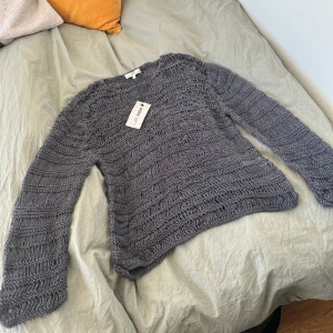 HOPE stickad tröja - Aldrig använd med tags kvar! 