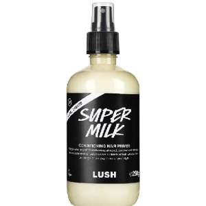 Jag säljer denna populära produkten super milk från lush testat den 1 gång men passade inte mig. Den är som ny 100g