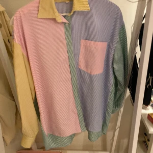 Skjorta - Flerfärgad skjorta från HM Storlek M Fint skick