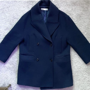 Zara Kappa - Kappan är i gott skick med inga skador.