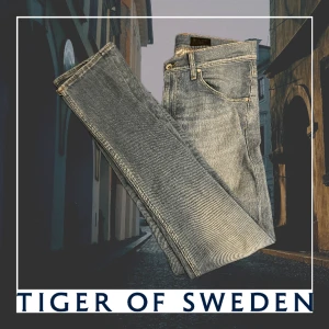 Tiger of Sweden Jeans - Tja, säljer nu mina feta jeans från tiger of sweden. Jeansen är slim och mitt pris är bara 399kr. Skick: 9/10.👊Fråga om funderingar så hör jag av mig inom 24h🤝