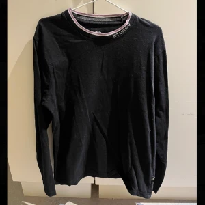 Stüssy long sleeve - Säljer för att den inte kommer till användning, bra skick